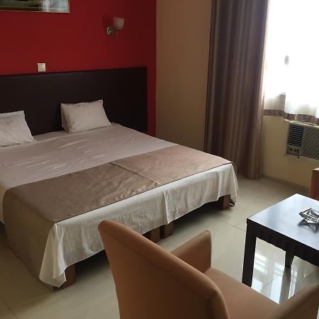 White Palace Hotel อันตานานารีโว ภายนอก รูปภาพ